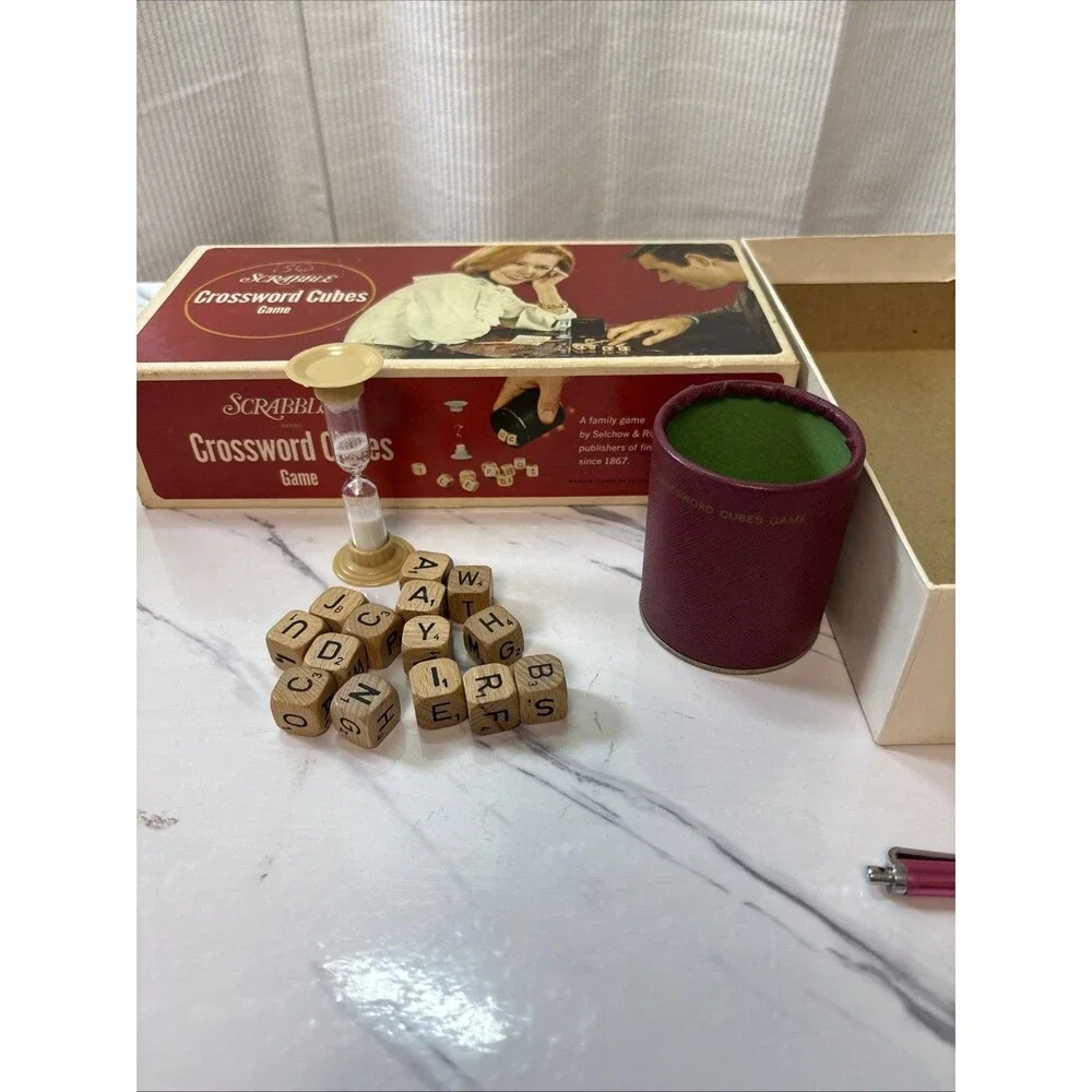 1968 game Scrabble crossword cubes